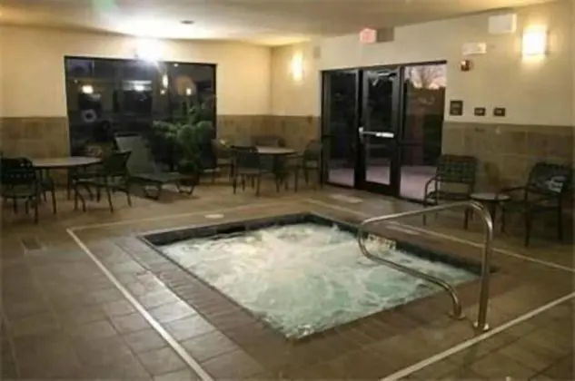 Hampton Inn & Suites New Castle - Spa