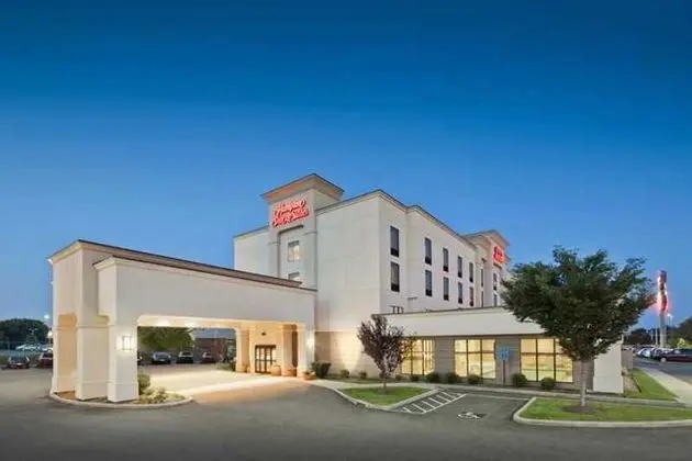 Hampton Inn & Suites New Haven South-West