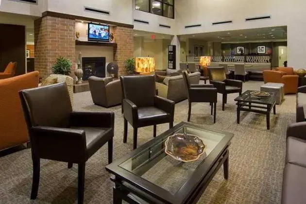 Hampton Inn & Suites Omaha-Downtown