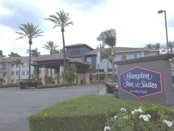 Hampton Inn & Suites Ontario - Dış Mekan