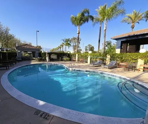 Hampton Inn & Suites Ontario - Havuz