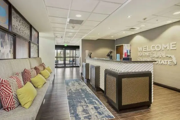 Hampton Inn & Suites Orlando-Apopka - Lobi