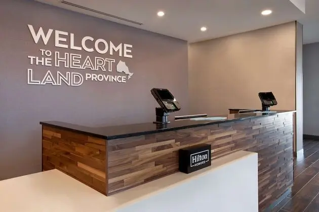 Hampton Inn & Suites Ottawa West - Lobi
