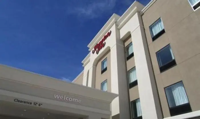 Hampton Inn & Suites Overland Park South, KS