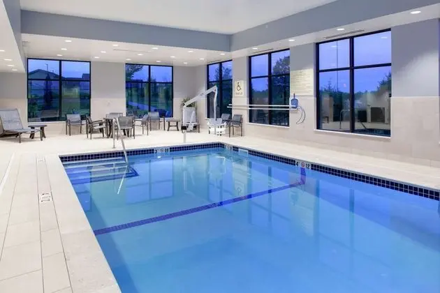 Hampton Inn & Suites Overland Park South, KS - Havuz