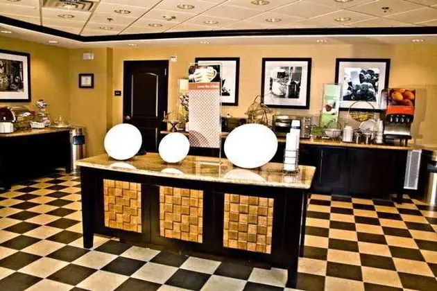 Hampton Inn & Suites Palestine - Genel