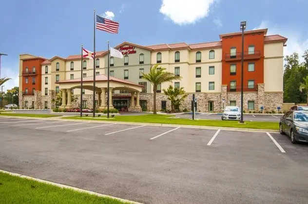 Hampton Inn and Suites Pensacola