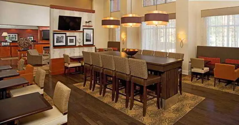 Hampton Inn & Suites Pittsburgh-Meadow Lands 