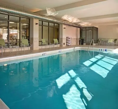 Hampton Inn & Suites Pittsburgh/West Homestead