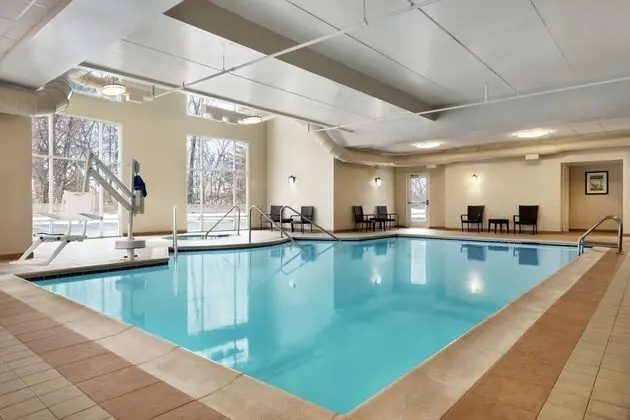 Hampton Inn & Suites Poughkeepsie - Havuz