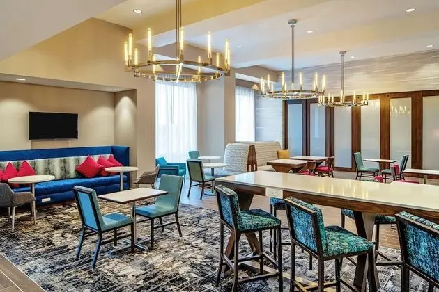 Hampton Inn & Suites Raleigh Midtown - Lobi