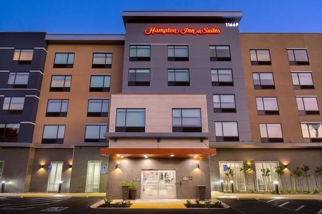 Hampton Inn & Suites Rancho Cucamonga - Dış Mekan