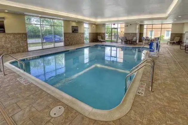 Hampton Inn and Suites Rochester/Henrietta - Genel