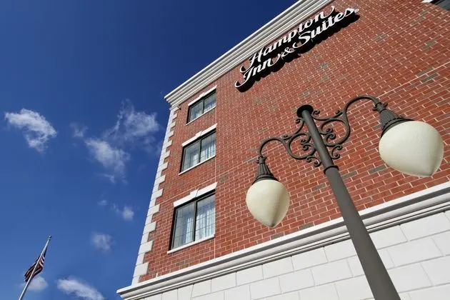 Hampton Inn & Suites Rockville Centre - Dış Mekan