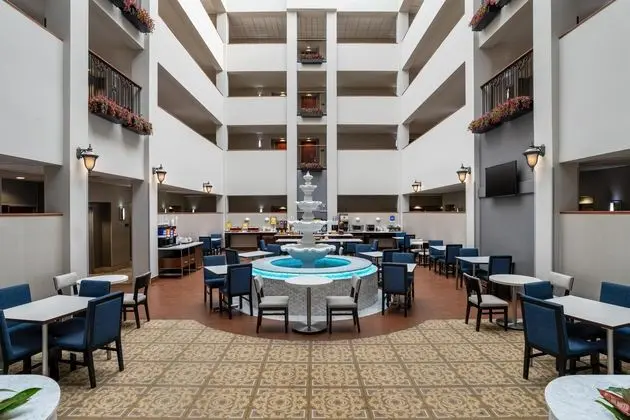 Hampton Inn & Suites Rockville Centre - Lobi