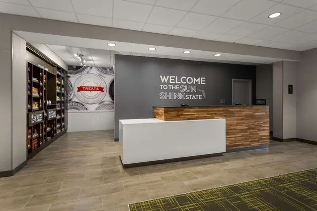 Hampton Inn & Suites Ruskin I-75 - Lobi