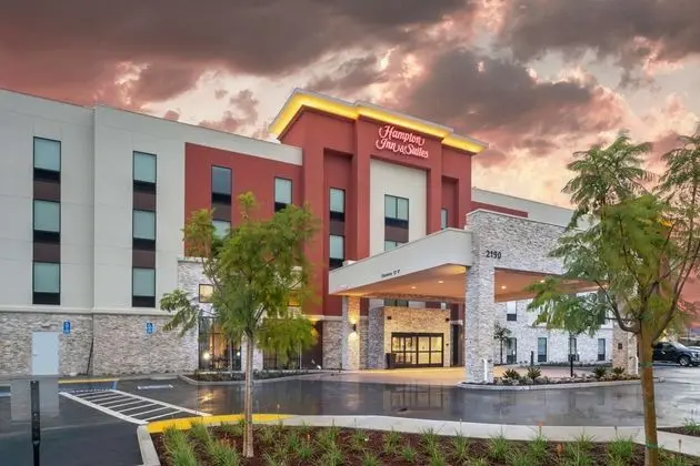 HAMPTON INN SUITES SANTA MARIA CA - Öne Çıkan Resim