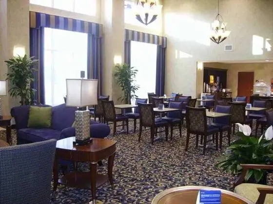 Hampton Inn & Suites Savannah - I-95 South -