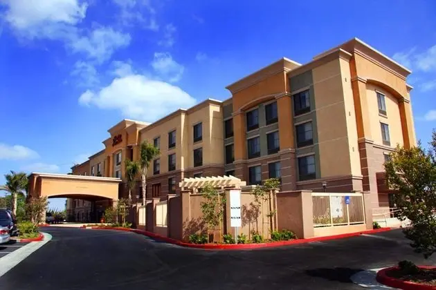 Hampton Inn & Suites Seal Beach - Dış Mekan