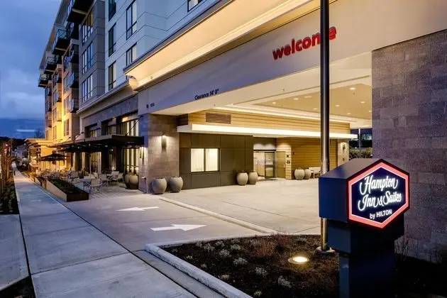 Hampton Inn & Suites Seattle/Northgate, WA - Dış Mekan