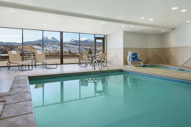 Hampton Inn & Suites Silverthorne, CO - Havuz