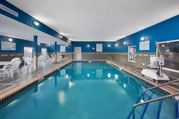 Hampton Inn & Suites St. Cloud, MN - Havuz