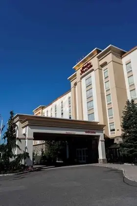 Hampton Inn & Suites Staten Island - Dış Mekan