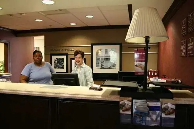 Hampton Inn & Suites Toledo-North