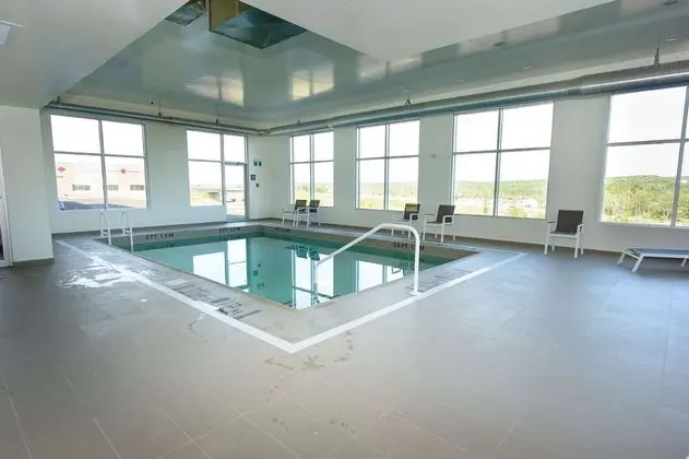 Hampton Inn & Suites Truro, NS - Havuz