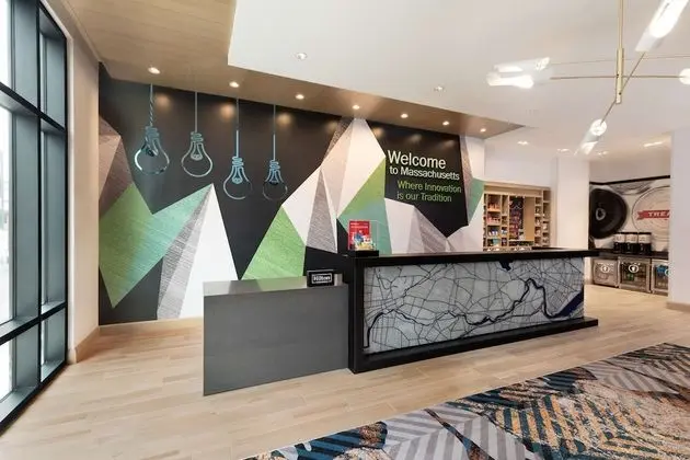 Hampton Inn & Suites Watertown Boston - Yerinde Yemek