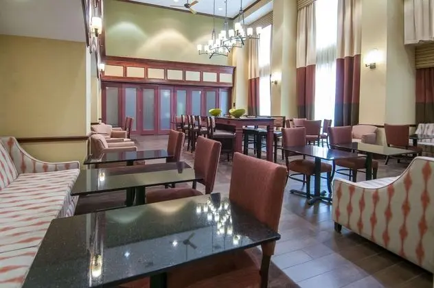 Hampton Inn & Suites Waxahachie