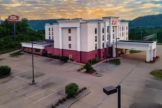 Hampton Inn & Suites Wilder - Dış Mekan