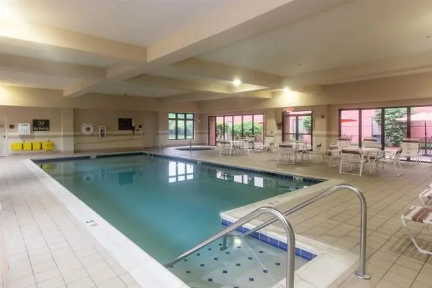 Hampton Inn & Suites Wilder - Havuz