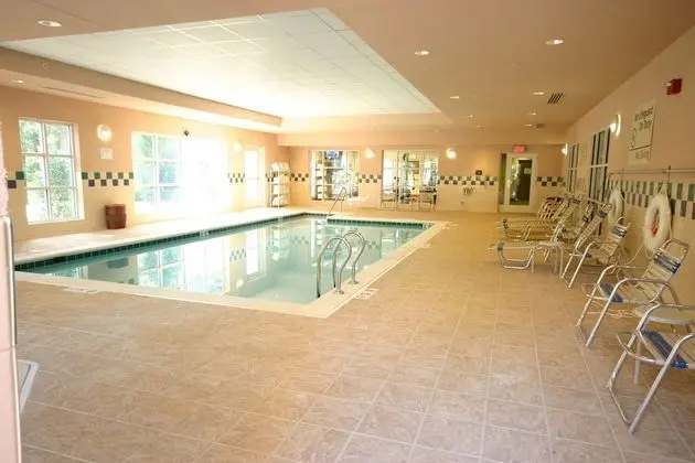 Hampton Inn & Suites Williamsburg Historic District - Havuz