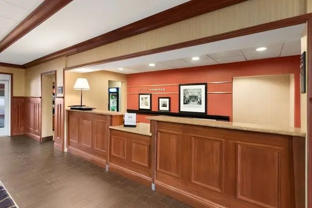 Hampton Inn & Suites Williamsburg Historic District - Lobi