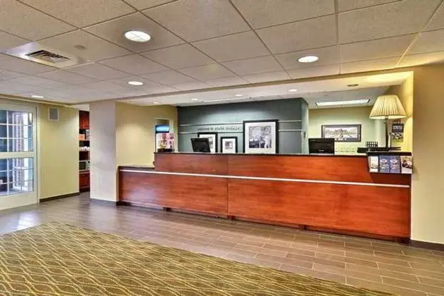 Hampton Inn & Suites Williamsburg Square 