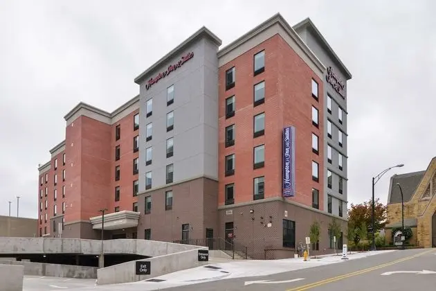Hampton Inn & Suites Winston-Salem Downtown - Dış Mekan
