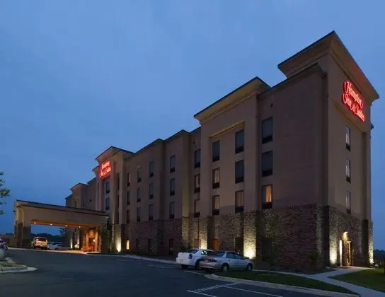 Hampton Inn & Suites Winston-Salem/University
