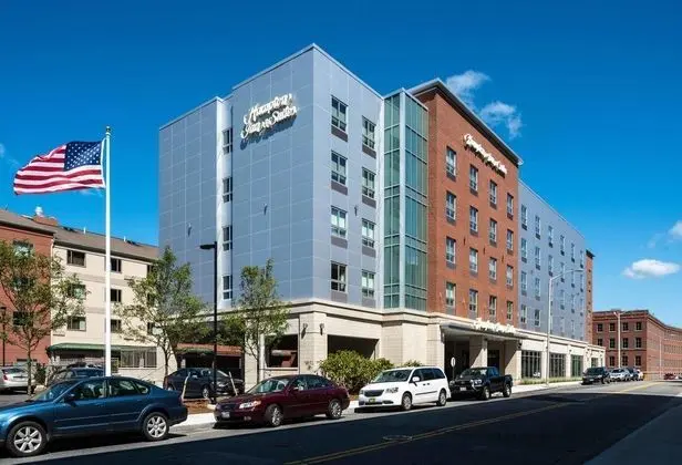 Hampton Inn & Suites Worcester, MA