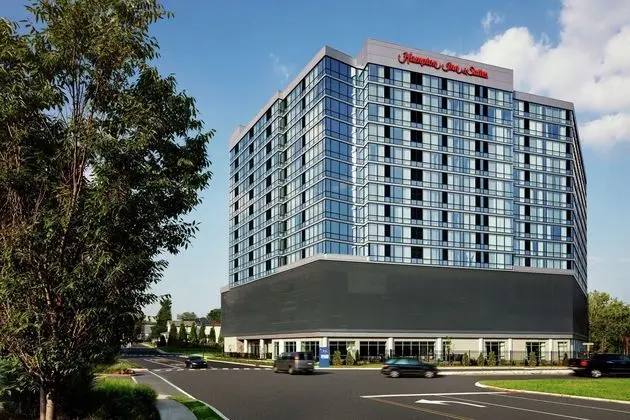 Hampton Inn Teaneck/Glenpointe - Dış Mekan