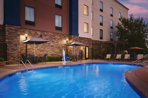 Hampton Inn Waynesboro, GA - Havuz