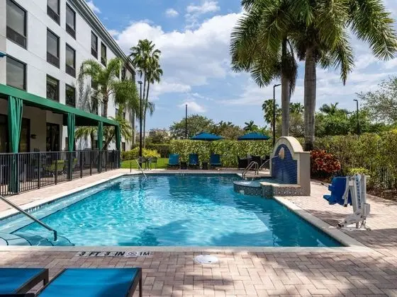 Hampton Inn West Palm Beach Florida Turnpike - Havuz