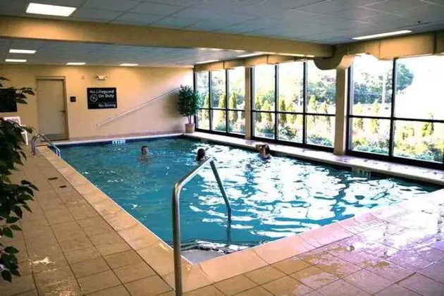 Hampton Inn Wooster - Genel