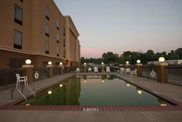 Hampton Inn Yazoo City - Havuz