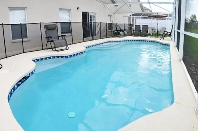 Hampton Lakes - 5 Bed 4 Baths Villa - Havuz