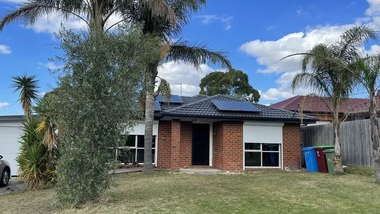 Hampton Park 4BDM Holiday Home Dandenong