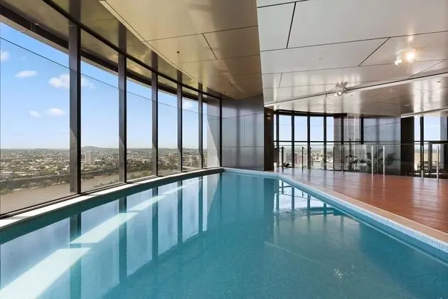 Hamptons Retreat on Level 77 Skytower - Havuz
