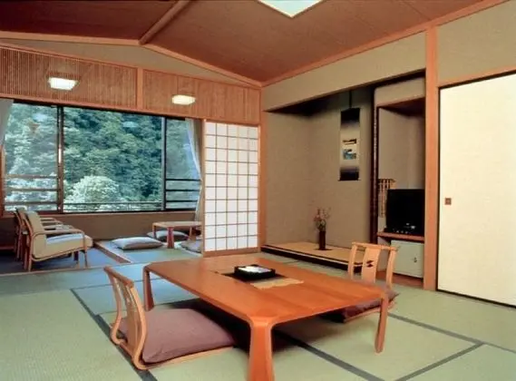 Hanagoromo No Yakata Nikko Senhime Monogatari