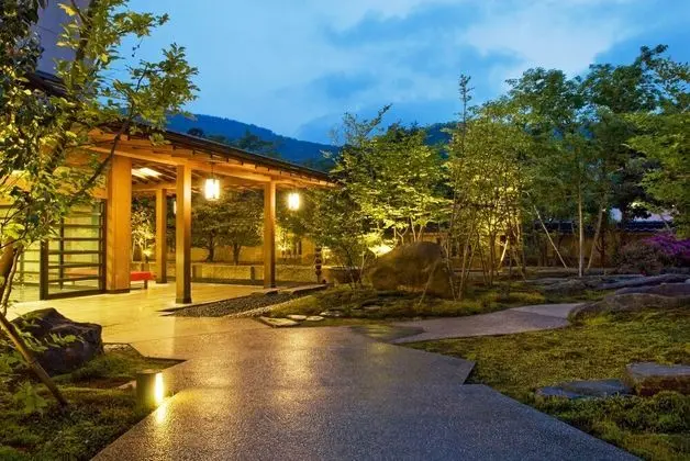 Hanamurasaki