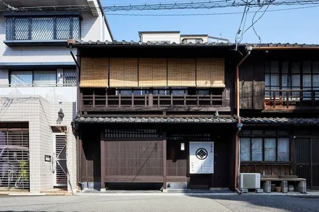 HANARE KYOTO Urushiro Wakasaya